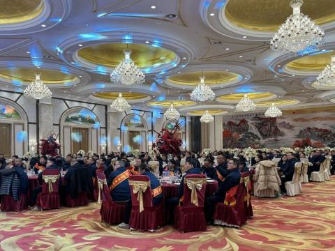 雄鹰展翅震寰宇 威龙腾飞冲云霄|Z6尊龙凯时电气召开2023年度总结赞美大会暨2024年迎新春晚会