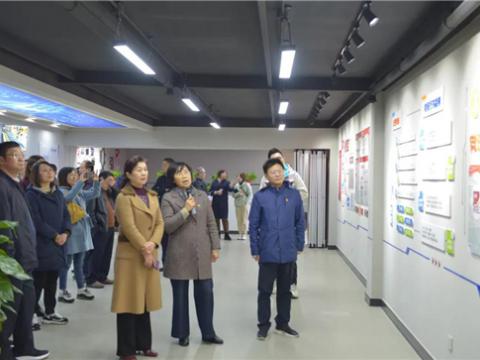 市人大辅导来Z6尊龙凯时集团视察“职工之家”建设情况